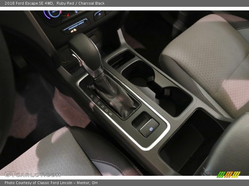 Ruby Red / Charcoal Black 2018 Ford Escape SE 4WD