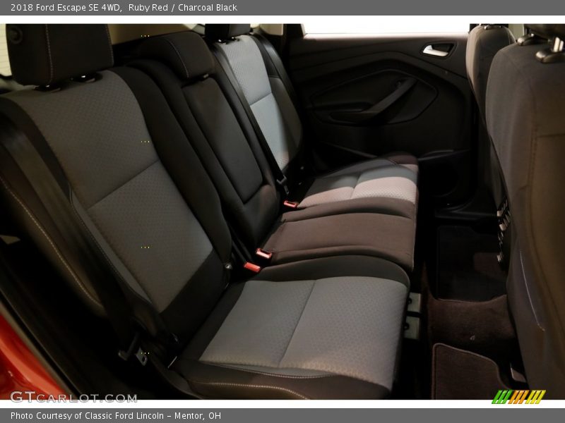 Ruby Red / Charcoal Black 2018 Ford Escape SE 4WD