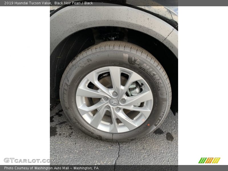 Black Noir Pearl / Black 2019 Hyundai Tucson Value
