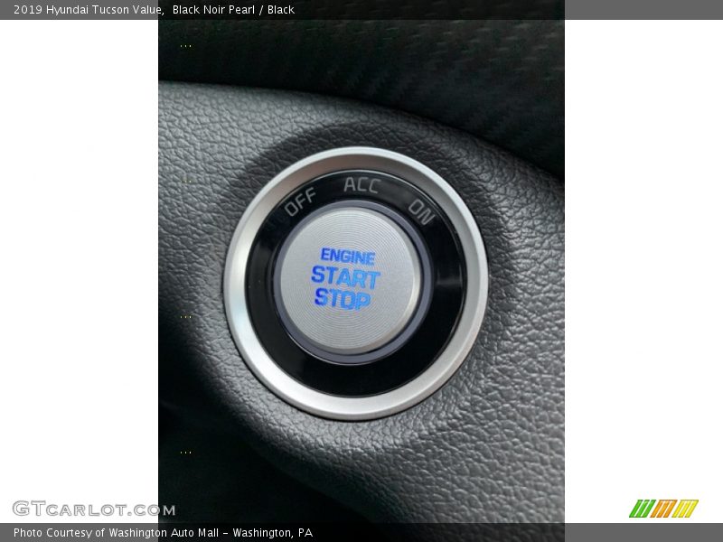 Black Noir Pearl / Black 2019 Hyundai Tucson Value
