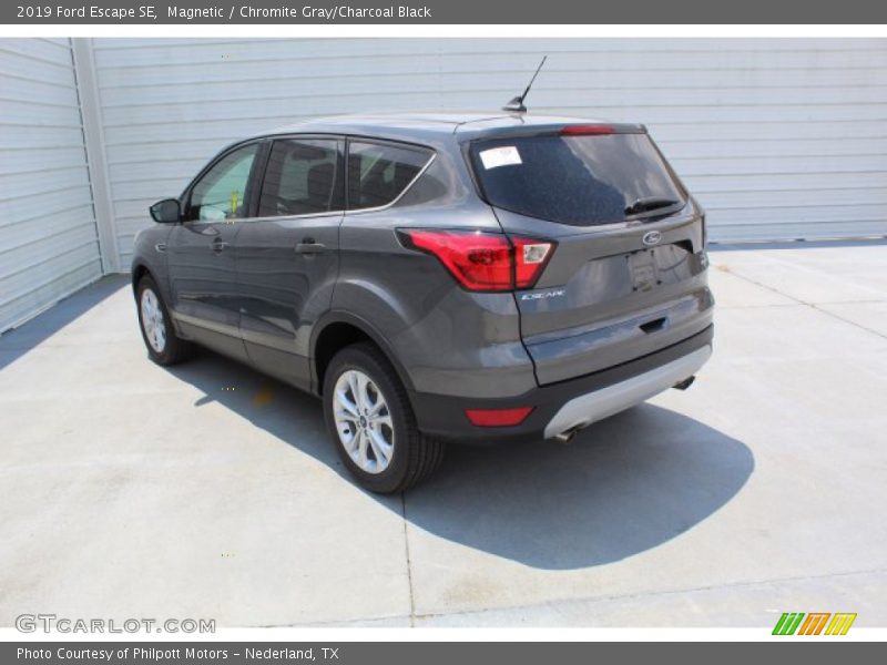 Magnetic / Chromite Gray/Charcoal Black 2019 Ford Escape SE