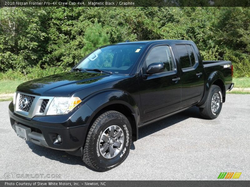 Magnetic Black / Graphite 2018 Nissan Frontier Pro-4X Crew Cab 4x4