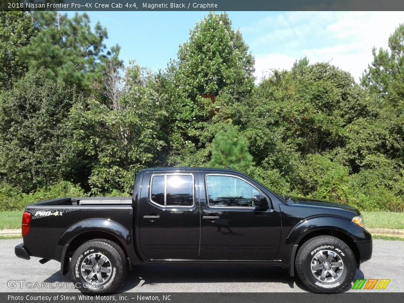 Magnetic Black / Graphite 2018 Nissan Frontier Pro-4X Crew Cab 4x4