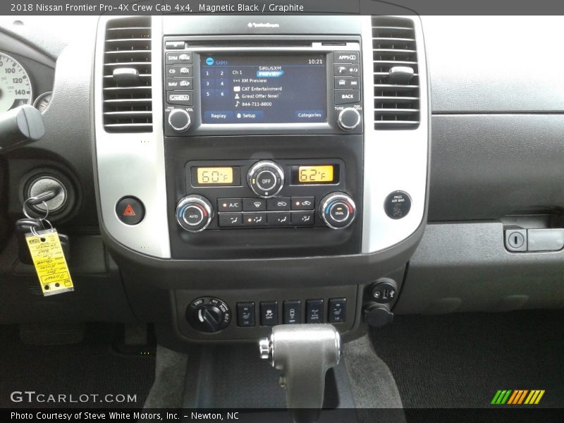Magnetic Black / Graphite 2018 Nissan Frontier Pro-4X Crew Cab 4x4
