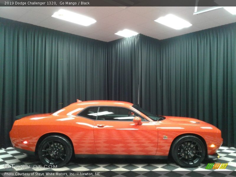  2019 Challenger 1320 Go Mango