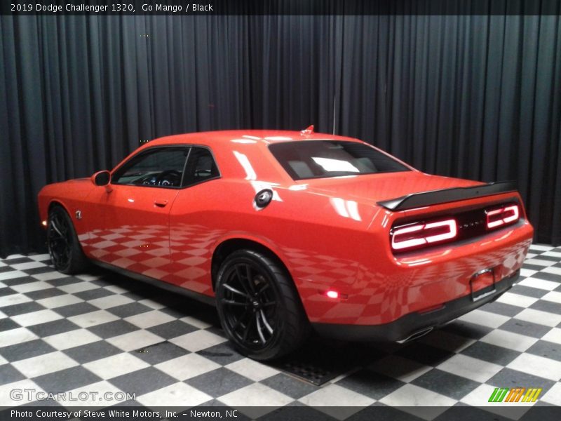 Go Mango / Black 2019 Dodge Challenger 1320