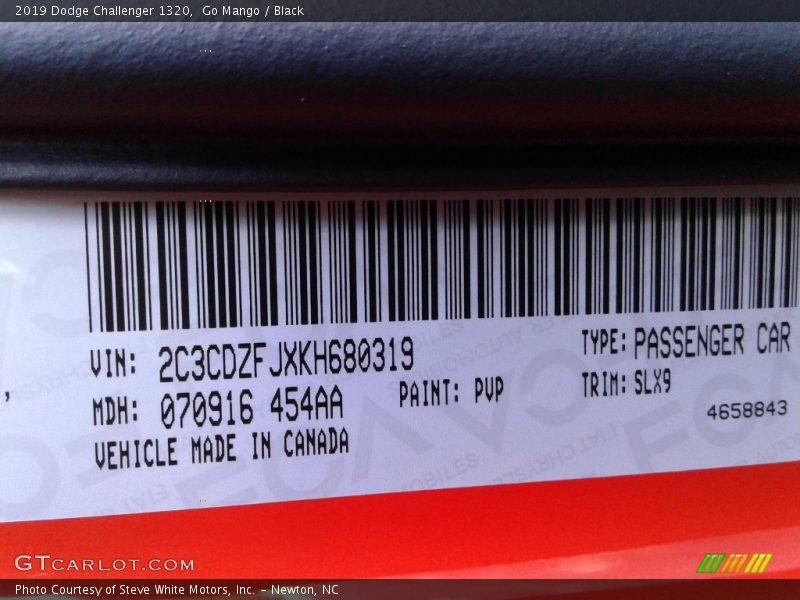 Go Mango / Black 2019 Dodge Challenger 1320