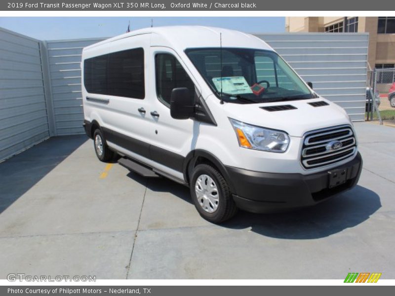 Oxford White / Charcoal black 2019 Ford Transit Passenger Wagon XLT 350 MR Long