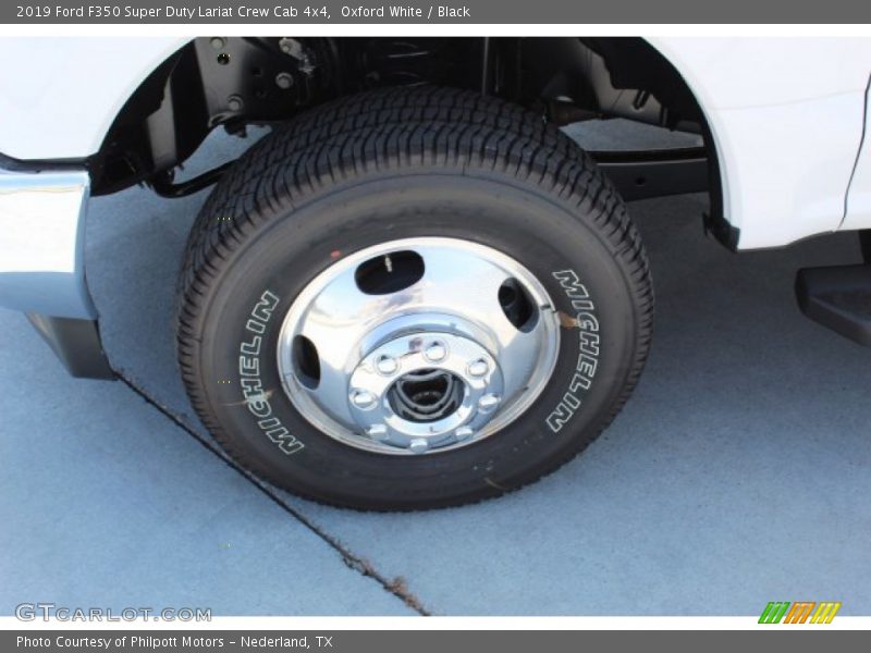 Oxford White / Black 2019 Ford F350 Super Duty Lariat Crew Cab 4x4
