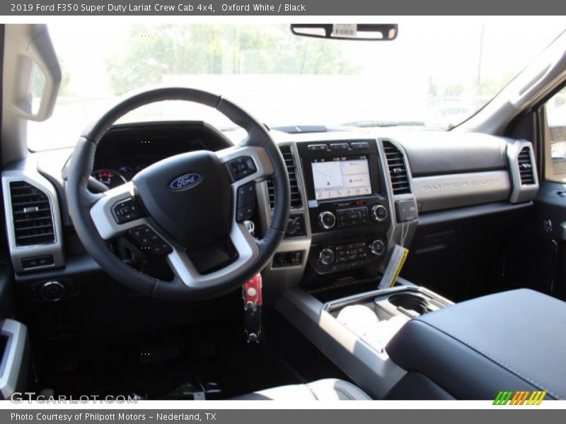 Oxford White / Black 2019 Ford F350 Super Duty Lariat Crew Cab 4x4
