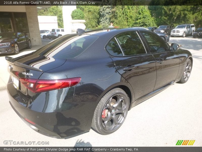Alfa Black / Black/Dark Gray 2018 Alfa Romeo Giulia Ti AWD
