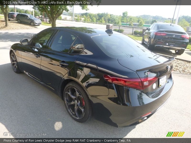 Alfa Black / Black/Dark Gray 2018 Alfa Romeo Giulia Ti AWD