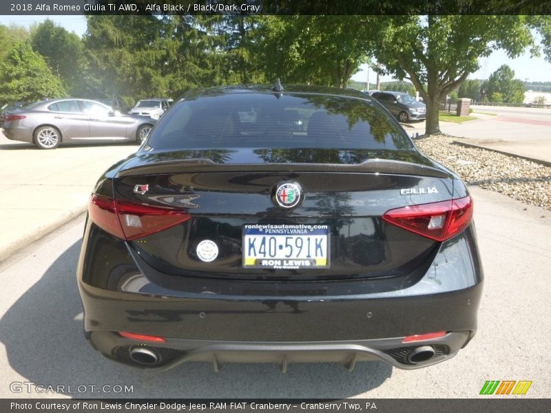 Alfa Black / Black/Dark Gray 2018 Alfa Romeo Giulia Ti AWD