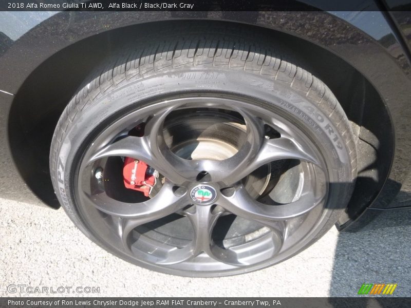 Alfa Black / Black/Dark Gray 2018 Alfa Romeo Giulia Ti AWD