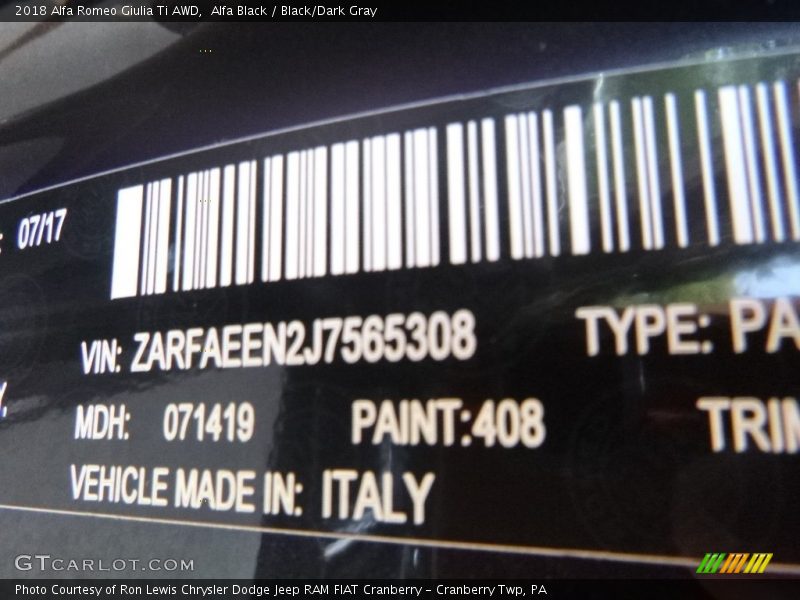 Alfa Black / Black/Dark Gray 2018 Alfa Romeo Giulia Ti AWD