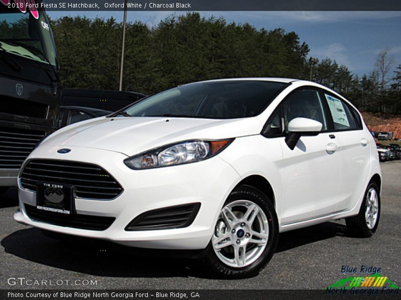 Oxford White / Charcoal Black 2018 Ford Fiesta SE Hatchback