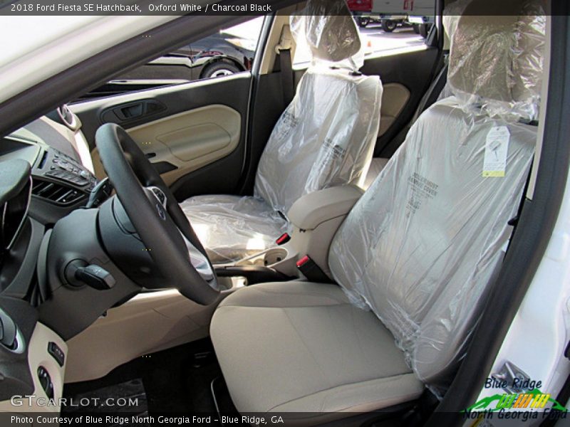 Oxford White / Charcoal Black 2018 Ford Fiesta SE Hatchback