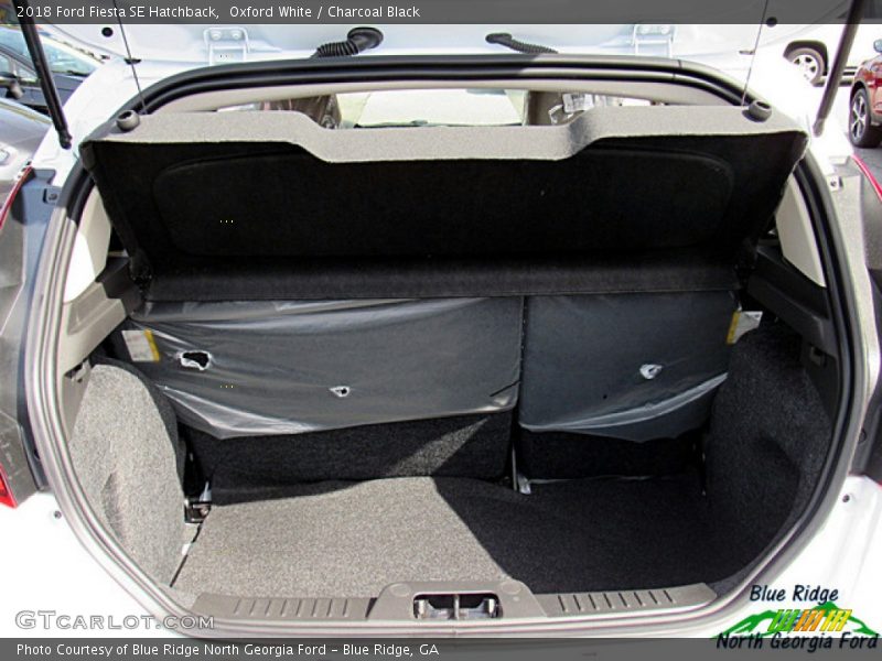 Oxford White / Charcoal Black 2018 Ford Fiesta SE Hatchback