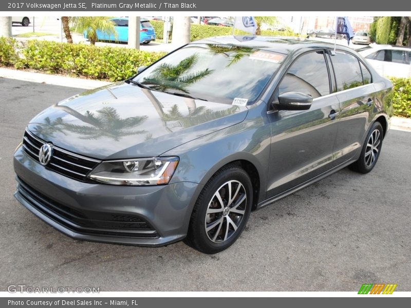 Platinum Gray Metallic / Titan Black 2017 Volkswagen Jetta SE