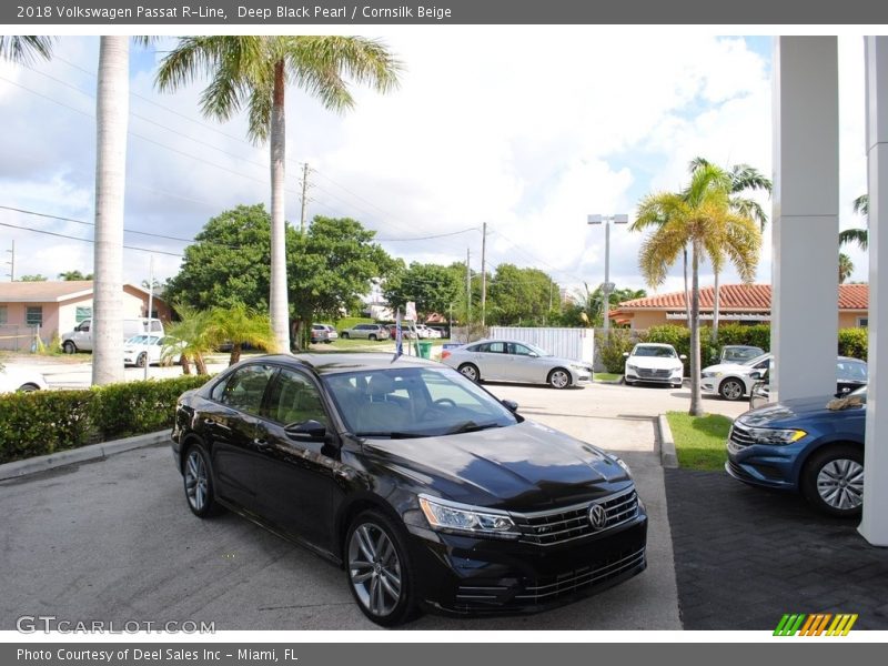 Deep Black Pearl / Cornsilk Beige 2018 Volkswagen Passat R-Line