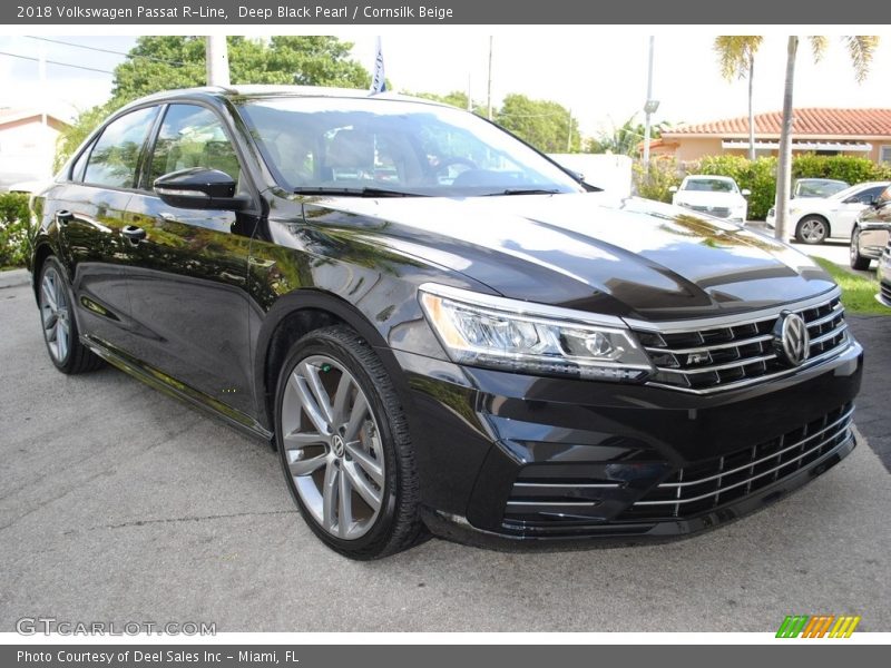Deep Black Pearl / Cornsilk Beige 2018 Volkswagen Passat R-Line