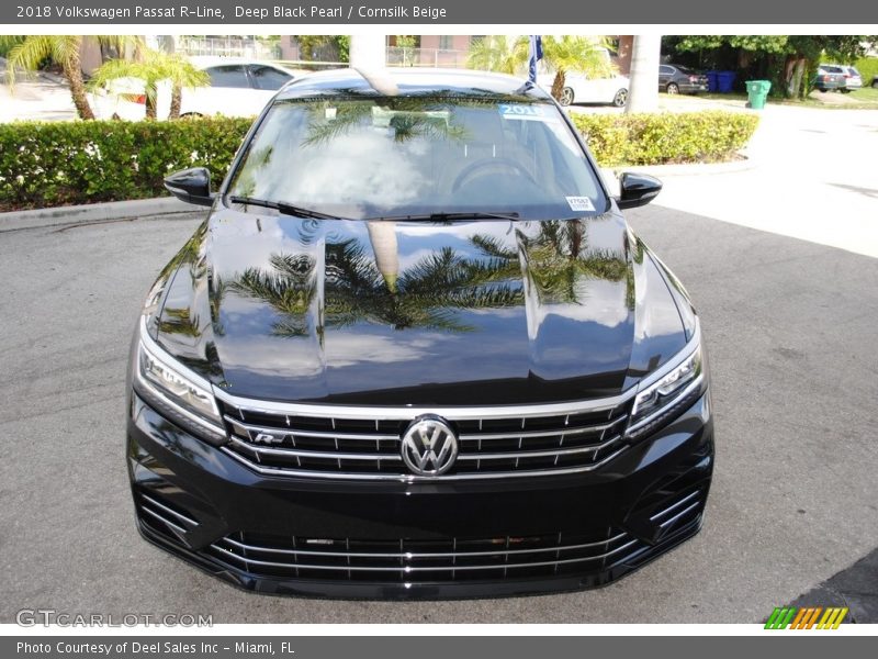 Deep Black Pearl / Cornsilk Beige 2018 Volkswagen Passat R-Line