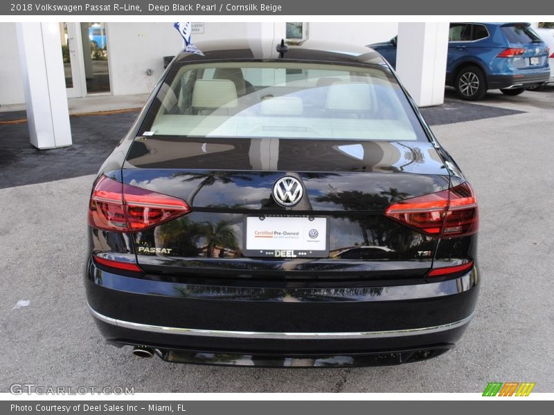 Deep Black Pearl / Cornsilk Beige 2018 Volkswagen Passat R-Line