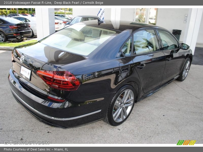 Deep Black Pearl / Cornsilk Beige 2018 Volkswagen Passat R-Line