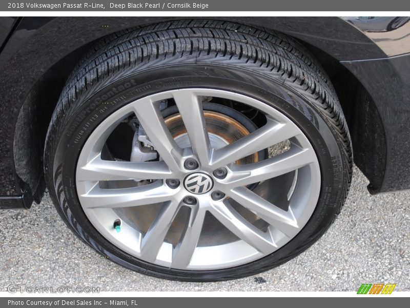 Deep Black Pearl / Cornsilk Beige 2018 Volkswagen Passat R-Line