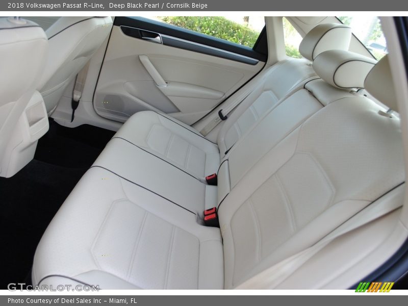 Deep Black Pearl / Cornsilk Beige 2018 Volkswagen Passat R-Line
