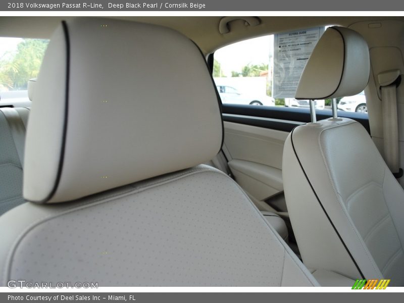 Deep Black Pearl / Cornsilk Beige 2018 Volkswagen Passat R-Line