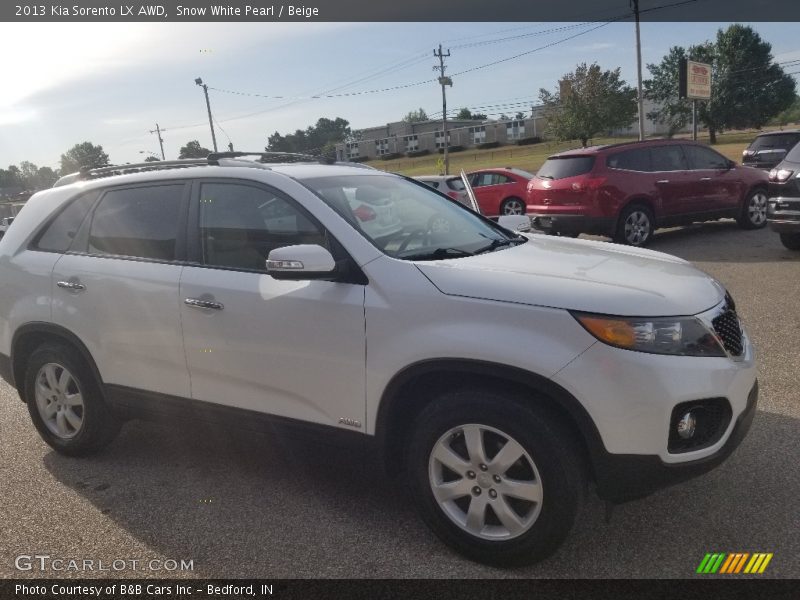 Snow White Pearl / Beige 2013 Kia Sorento LX AWD