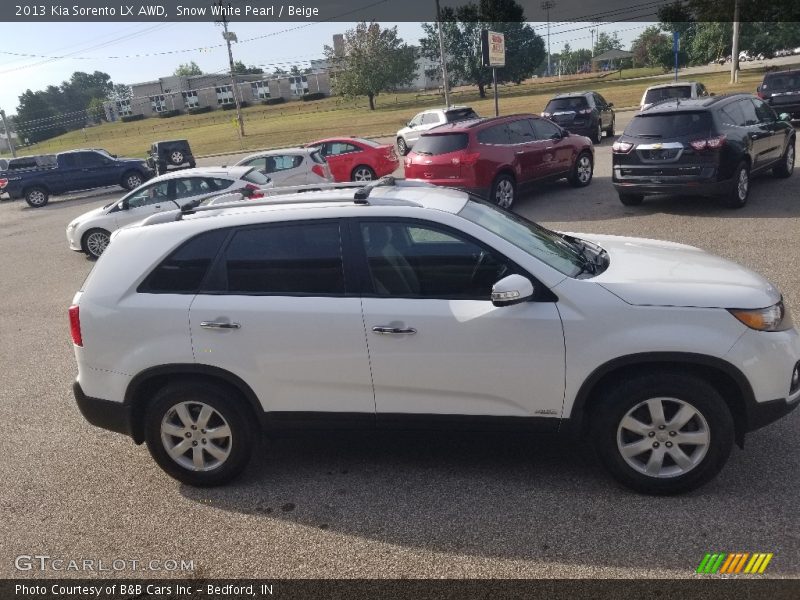 Snow White Pearl / Beige 2013 Kia Sorento LX AWD