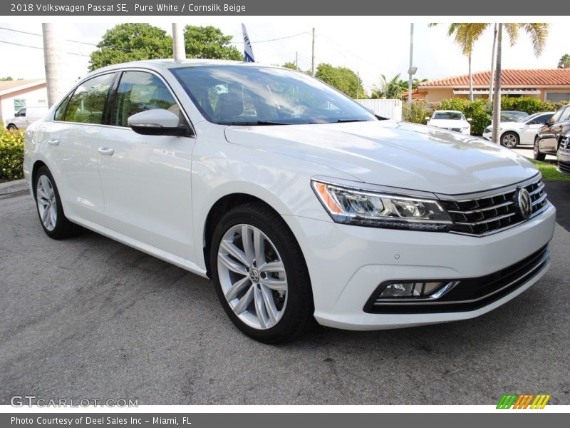 Pure White / Cornsilk Beige 2018 Volkswagen Passat SE