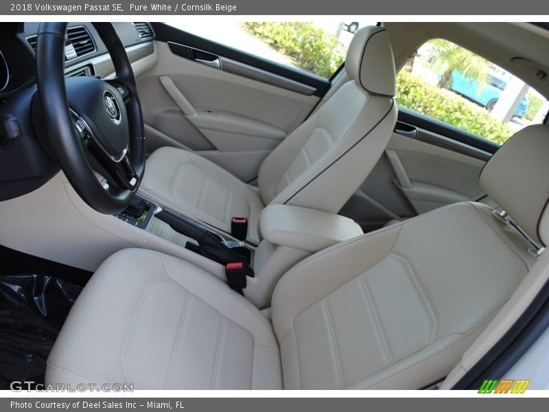 Pure White / Cornsilk Beige 2018 Volkswagen Passat SE
