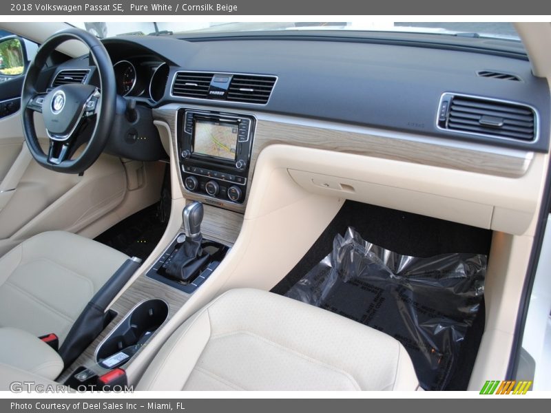 Pure White / Cornsilk Beige 2018 Volkswagen Passat SE