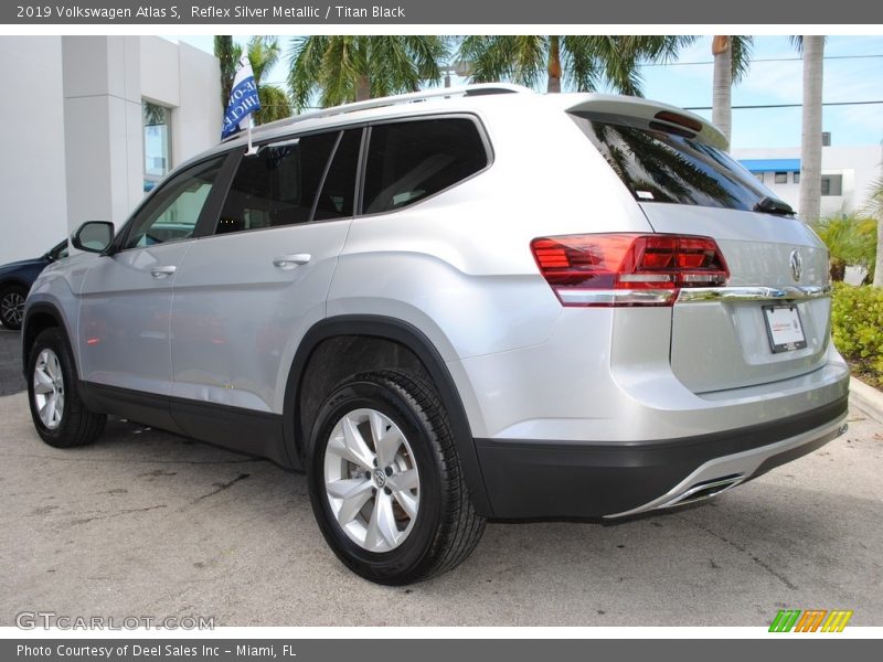 Reflex Silver Metallic / Titan Black 2019 Volkswagen Atlas S