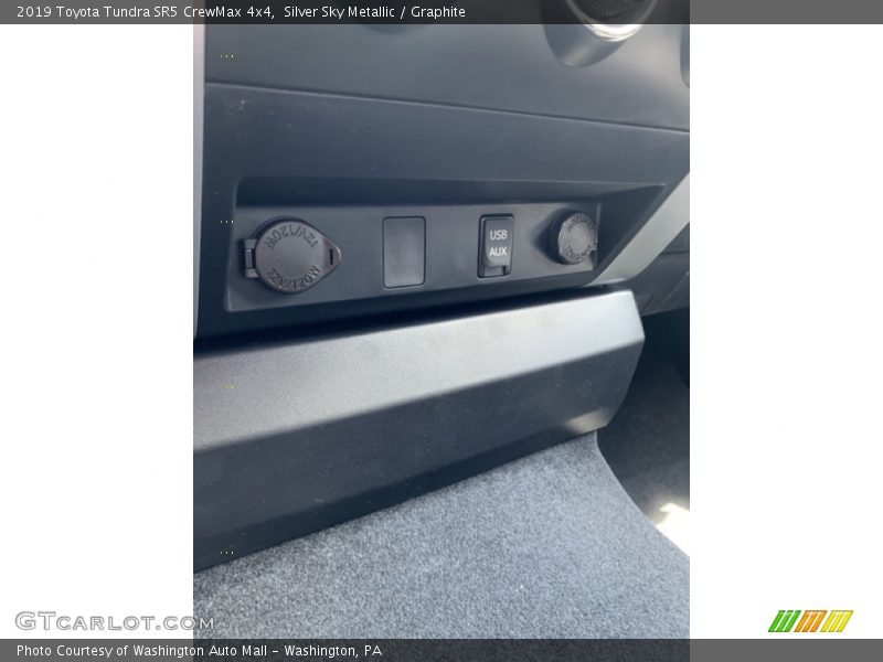 Silver Sky Metallic / Graphite 2019 Toyota Tundra SR5 CrewMax 4x4