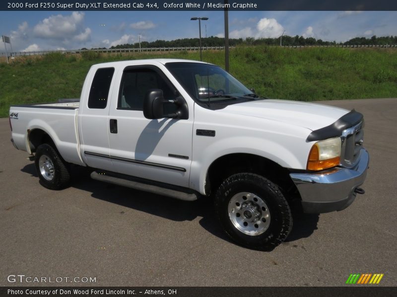 Oxford White / Medium Graphite 2000 Ford F250 Super Duty XLT Extended Cab 4x4