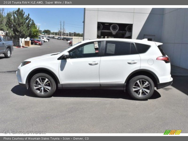 Super White / Black 2018 Toyota RAV4 XLE AWD