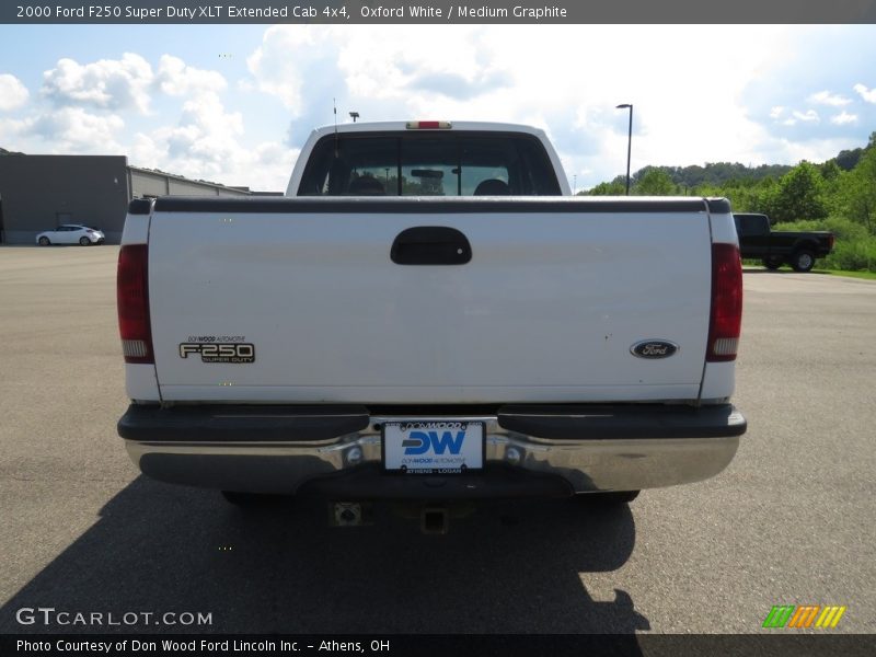 Oxford White / Medium Graphite 2000 Ford F250 Super Duty XLT Extended Cab 4x4