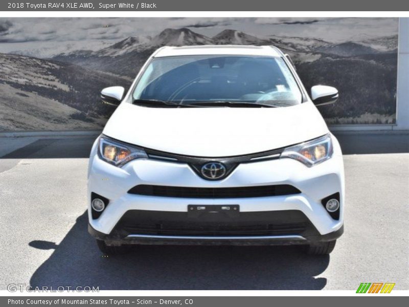 Super White / Black 2018 Toyota RAV4 XLE AWD