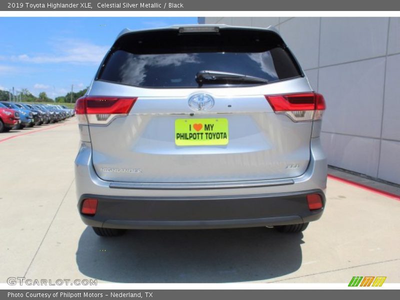 Celestial Silver Metallic / Black 2019 Toyota Highlander XLE