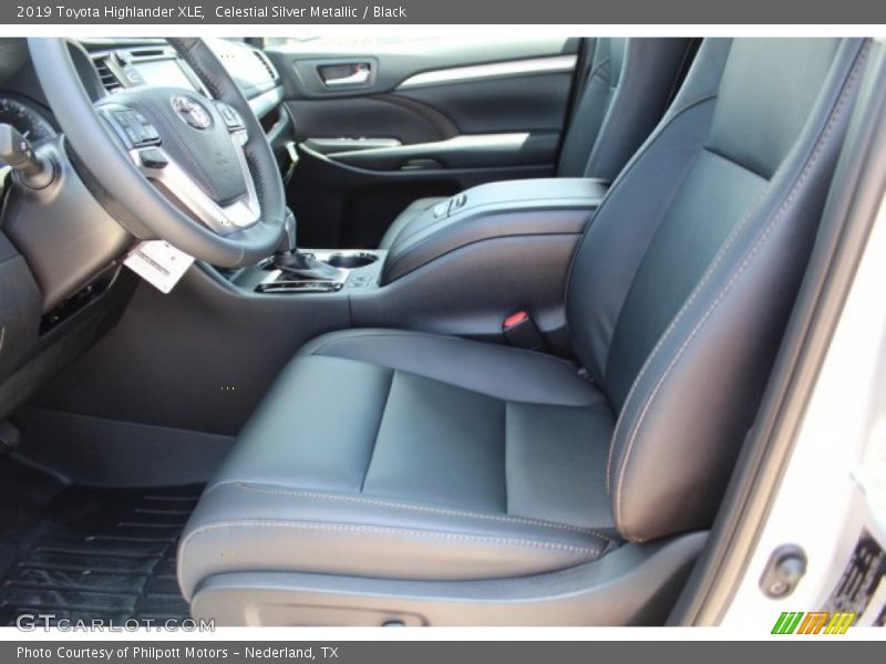 Celestial Silver Metallic / Black 2019 Toyota Highlander XLE