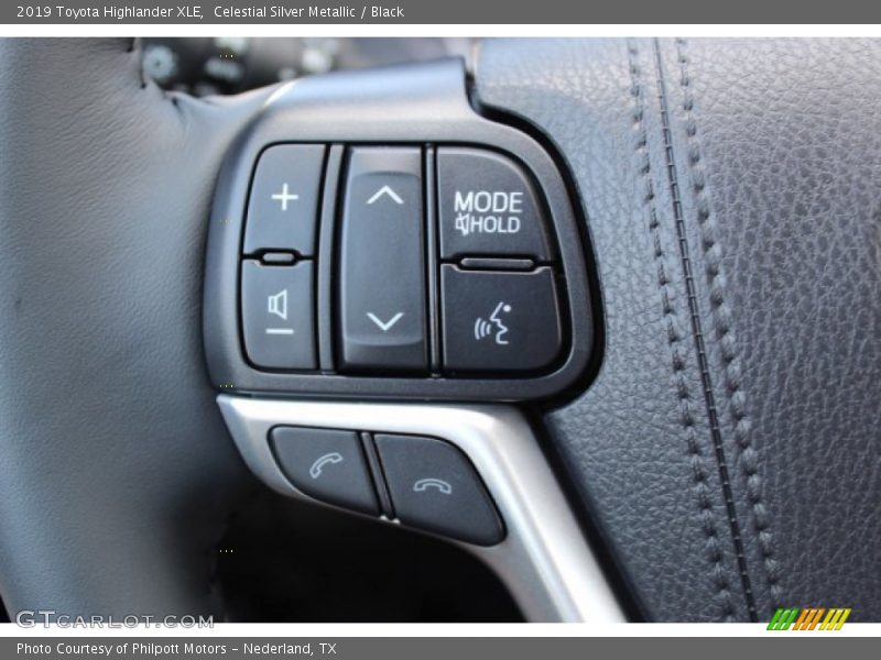 Celestial Silver Metallic / Black 2019 Toyota Highlander XLE