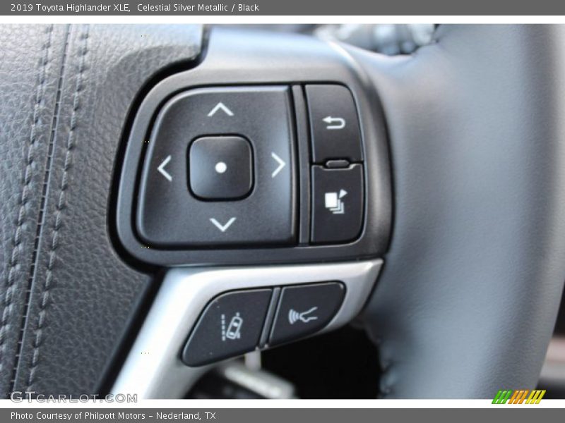 Celestial Silver Metallic / Black 2019 Toyota Highlander XLE