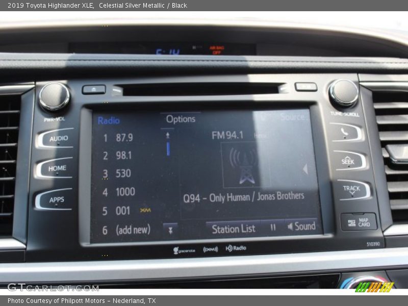 Celestial Silver Metallic / Black 2019 Toyota Highlander XLE