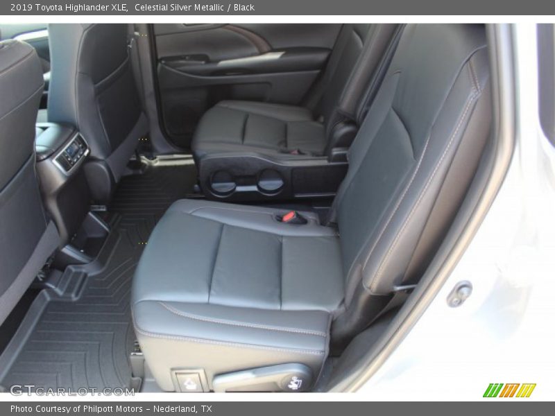 Celestial Silver Metallic / Black 2019 Toyota Highlander XLE