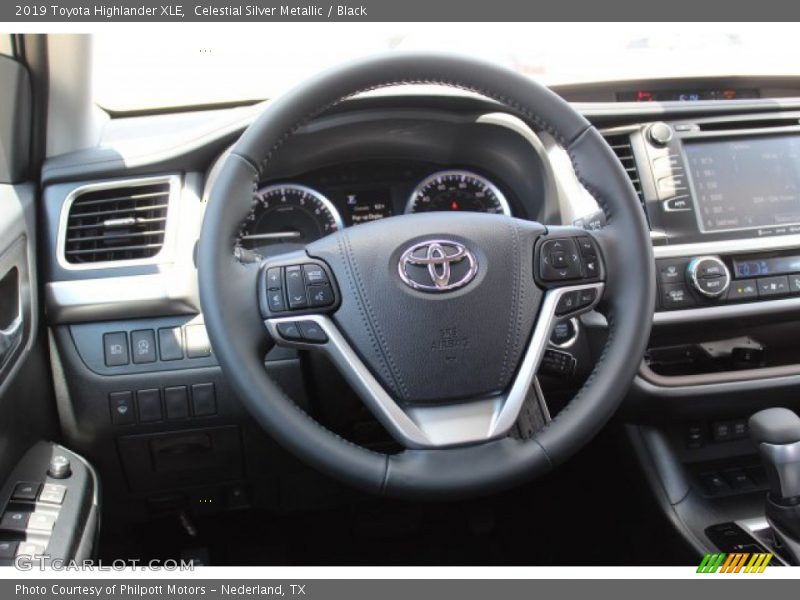 Celestial Silver Metallic / Black 2019 Toyota Highlander XLE