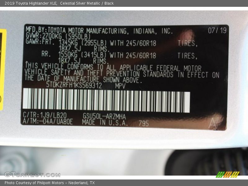 Celestial Silver Metallic / Black 2019 Toyota Highlander XLE